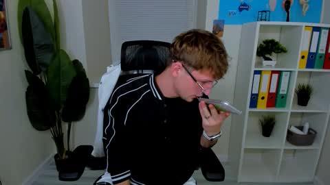 Snapshot of dennis_rodriguez chatting on 11-24-25, 03:34 Dennis online show from 11-24-25, 03:34