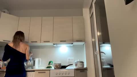 Denni online show from 09-26-25, 04:44