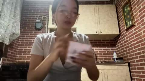 Emma online show from 09-27-25, 01:16