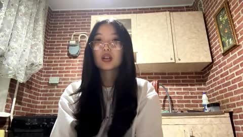 Emma online show from 10-03-25, 01:08