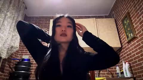 Emma online show from 12-14-25, 01:49