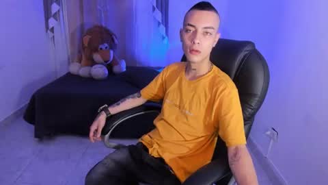 Snapshot of dereck_boyy_ chatting on 02-10-26, 02:04 Dereck Boy online show from 02-10-26, 02:04