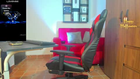 Snapshot of dereckgreen chatting on 10-11-25, 08:40 dereckgreen online show from 10-11-25, 08:40