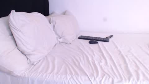 Derek online show from 12-08-24, 05:33