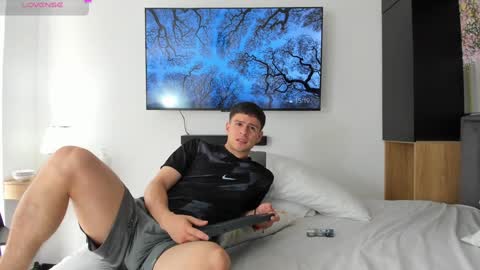 Derek Hussain online show from 02-04-25, 08:17