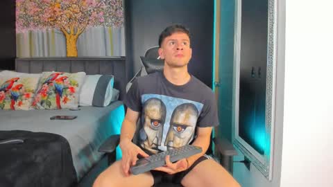 Derek Hussain online show from 10-29-25, 02:14