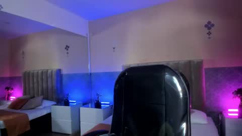 derek_sinn online show from 04-22-26, 08:32