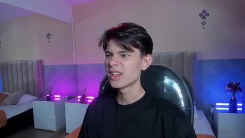 derek_sinn online show from 04-23-26, 08:33