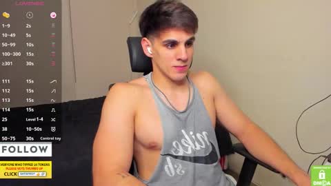 Snapshot of derekcb chatting on 11-24-25, 10:53 Derekcb online show from 11-24-25, 10:53