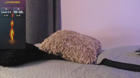 Derek  IG Derekolsen2024 online show from 02-01-25, 01:44