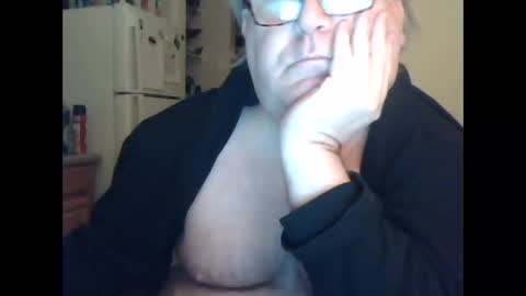 Snapshot of derrickkearley2055 chatting on 11-30-25, 08:18 derrickkearley2055 online show from 11-30-25, 08:18