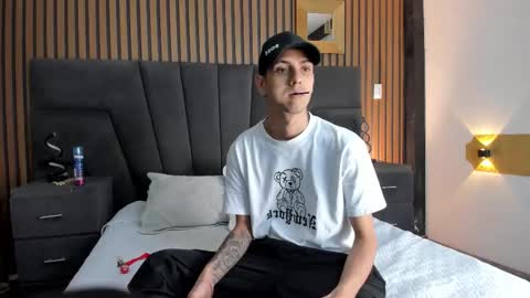 Snapshot of derrymeyers chatting on 10-27-25, 03:54 derrymeyers online show from 10-27-25, 03:54