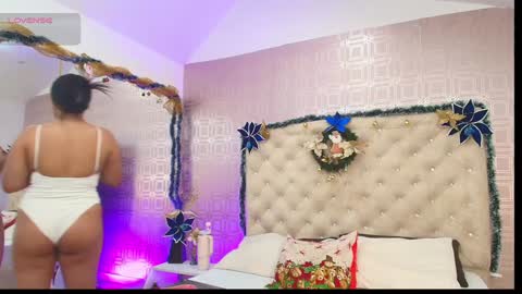 Snapshot of desire_sara chatting on 01-06-25, 12:24 Sara Desire online show from 01-06-25, 12:24