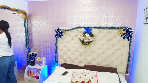 Snapshot of desire_sara chatting on 01-09-25, 12:19 Sara Desire online show from 01-09-25, 12:19