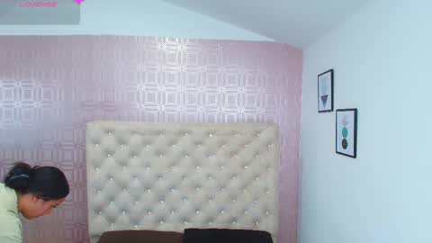 Snapshot of desire_sara chatting on 03-03-25, 12:27 Sara Desire online show from 03-03-25, 12:27