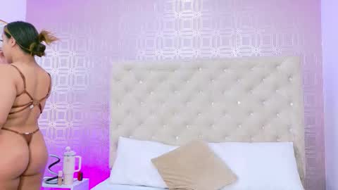 Snapshot of desire_sara chatting on 09-12-25, 12:16 Sara Desire online show from 09-12-25, 12:16