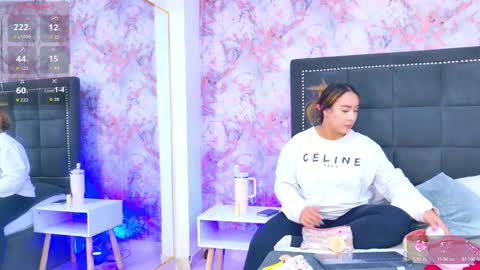 Snapshot of desire_sara chatting on 09-23-25, 12:19 Sara Desire online show from 09-23-25, 12:19