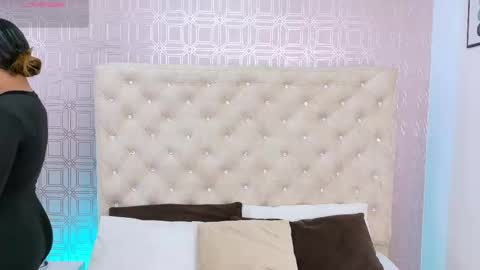 Snapshot of desire_sara chatting on 10-04-25, 12:25 Sara Desire online show from 10-04-25, 12:25