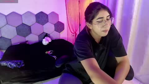 TORI AND MR. BEAR online show from 04-13-26, 06:13