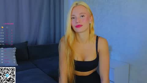 Snapshot of desireeclipse chatting on 09-22-25, 06:15 Willow online show from 09-22-25, 06:15