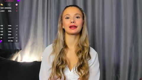 Snapshot of desireeclipse chatting on 11-05-25, 06:13 Willow online show from 11-05-25, 06:13