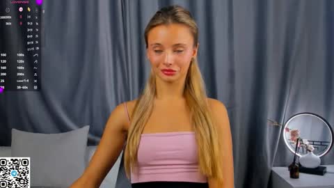 Snapshot of desireeclipse chatting on 11-29-25, 06:16 Willow online show from 11-29-25, 06:16