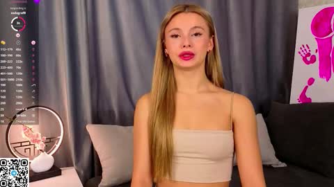 Snapshot of desireeclipse chatting on 01-08-26, 06:05 Willow online show from 01-08-26, 06:05