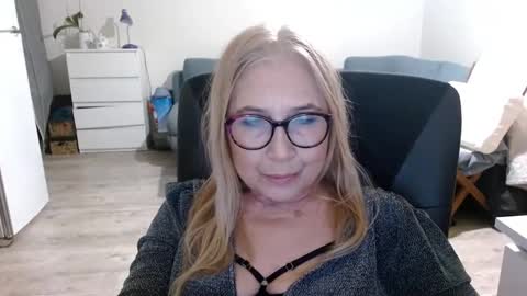 S O F I A online show from 02-12-25, 06:40