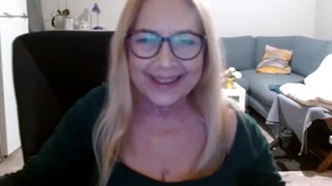 S O F I A online show from 02-21-25, 06:15