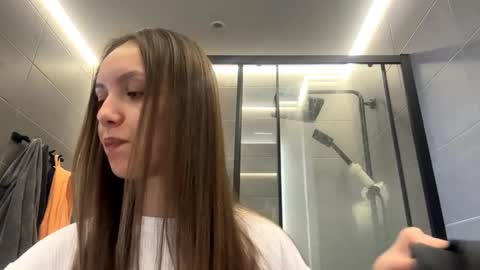 Snapshot of desirewingard chatting on 04-04-26, 02:21 Ksenia online show from 04-04-26, 02:21