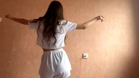 Snapshot of desirewingard chatting on 04-19-26, 02:44 Ksenia online show from 04-19-26, 02:44