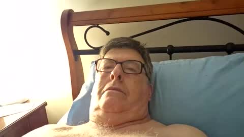 Snapshot of desmon1958 chatting on 03-12-26, 12:55 Desmon1958 online show from 03-12-26, 12:55