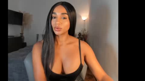 Snapshot of destinnemil chatting on 01-12-25, 03:57 Destinne Mill online show from 01-12-25, 03:57