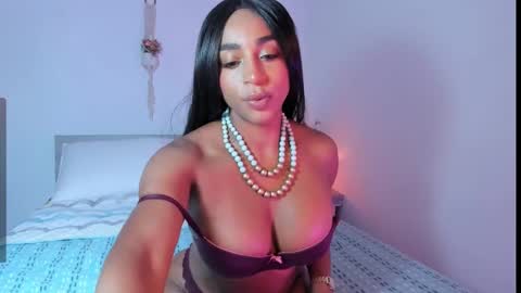 Snapshot of destinnemil chatting on 02-10-25, 12:18 Destinne Mill online show from 02-10-25, 12:18