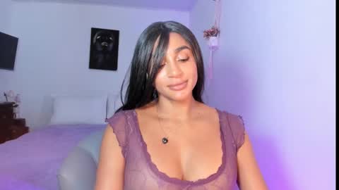 Snapshot of destinnemil chatting on 02-19-25, 01:17 Destinne Mill online show from 02-19-25, 01:17