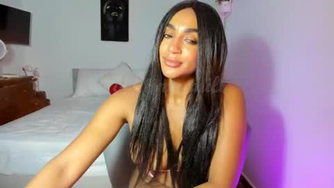 Snapshot of destinnemil chatting on 02-20-25, 02:57 Destinne Mill online show from 02-20-25, 02:57