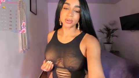 Snapshot of destinnemil chatting on 10-06-25, 02:36 Destinne Mill online show from 10-06-25, 02:36