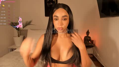 Snapshot of destinnemil chatting on 11-29-25, 10:29 Destinne Mill online show from 11-29-25, 10:29