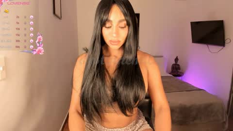 Snapshot of destinnemil chatting on 12-01-25, 11:15 Destinne Mill online show from 12-01-25, 11:15