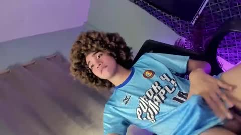 Snapshot of destinyrosexxx chatting on 03-12-25, 01:40 Chelsea online show from 03-12-25, 01:40