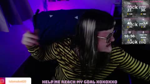 Snapshot of destroyall420 chatting on 05-09-26, 08:52 Lola Bdsm and fries online show from 05-09-26, 08:52