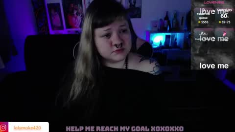 Snapshot of destroyall420 chatting on 05-28-26, 10:12 Lola Bdsm and fries online show from 05-28-26, 10:12