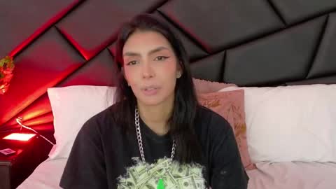 Snapshot of deuxgold chatting on 05-02-26, 04:06 DEUX online show from 05-02-26, 04:06