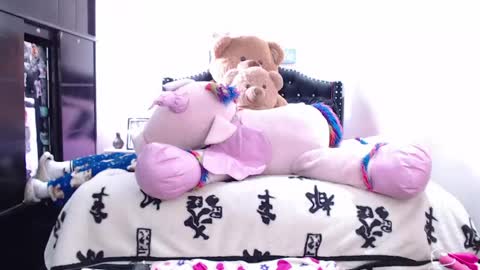 devi_black_13_ online show from 04-28-26, 08:47