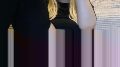 Snapshot of devil_doesnt_wear_panties chatting on 02-21-26, 06:09 Lynn online show from 02-21-26, 06:09