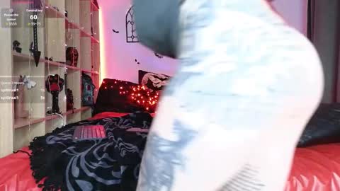 Snapshot of devil_s_bride chatting on 11-18-25, 01:22 devil_s_bride online show from 11-18-25, 01:22