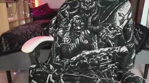 devil_s_bride online show from 04-17-26, 05:05