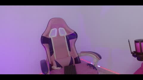 Snapshot of devilchlloe chatting on 12-13-24, 10:55 devilchlloe online show from 12-13-24, 10:55