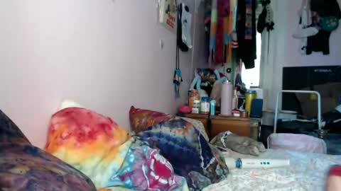 Snapshot of devilg1rl chatting on 06-11-26, 08:40 poutyangel online show from 06-11-26, 08:40