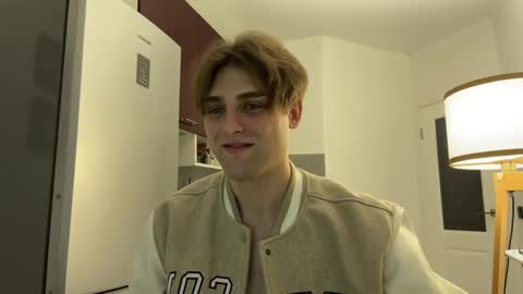 devilnut1 online show from 12-20-24, 06:50